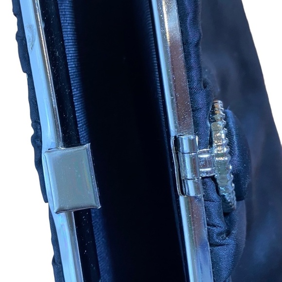 VINTAGE Black satin clutch evening Purse silver tone metallic frame and chain - Picture 5 of 10
